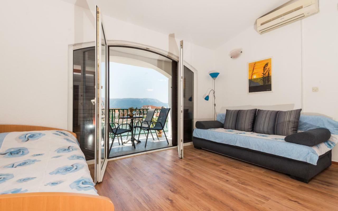 Apartments Azzurro Blace Eksteriør billede